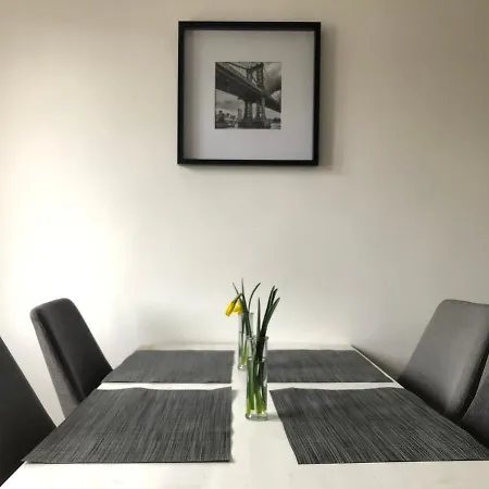 *neu* Zentrale Mit Balkon Apartment